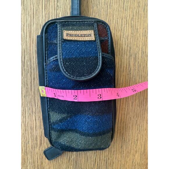 Pendleton Wool Zip Around Aztec Tribal Wallet for Women with Mirror and cc slots - Picture 5 of 9